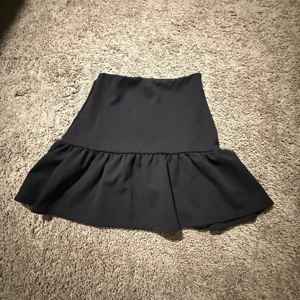 Chic Black Ruffled Mini Skirt